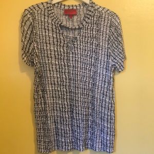 Jennifer Lopez black and white top